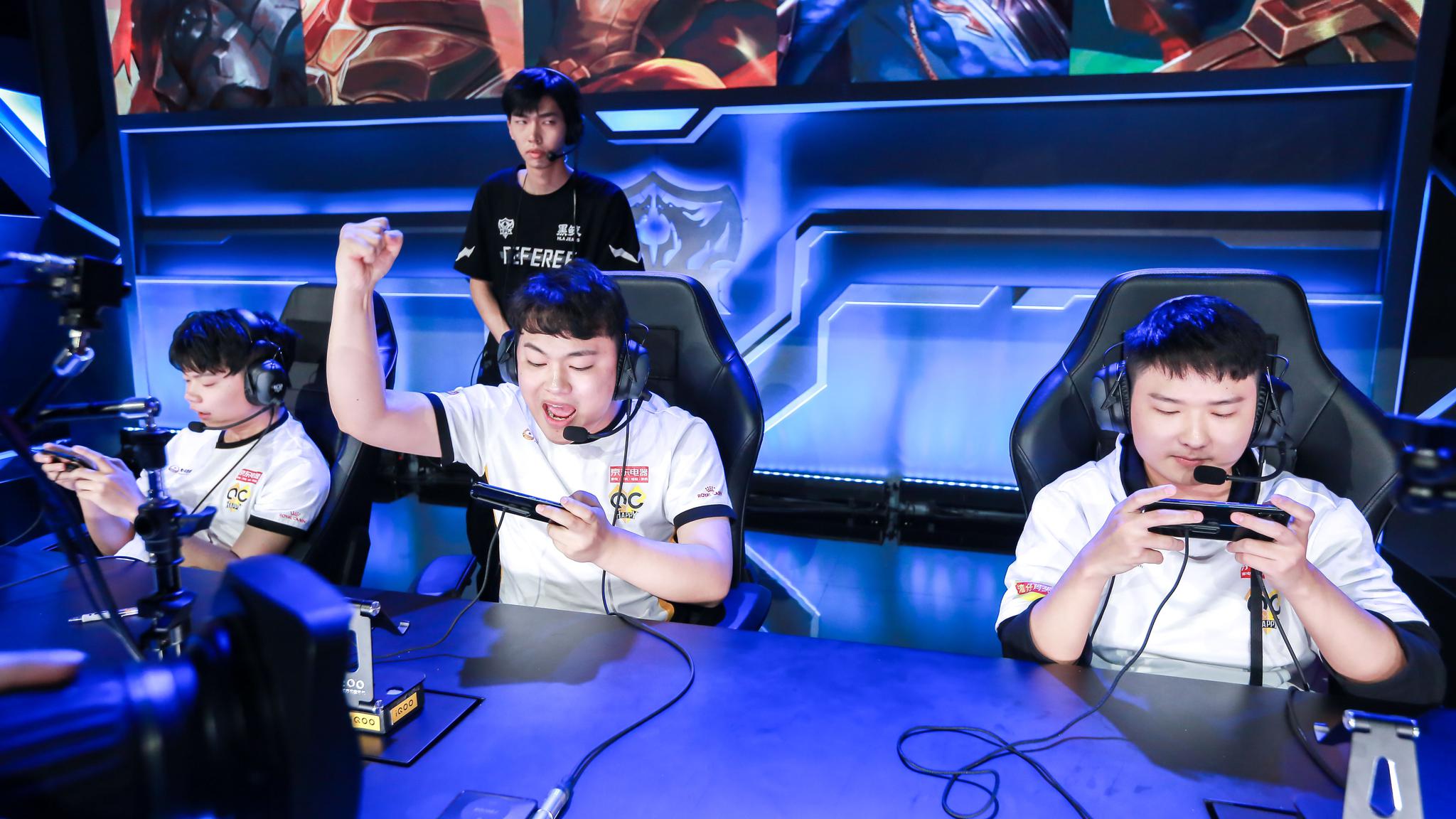 WBG赛季总结：我们的故事终将打破质疑！披风上阵我们世界赛见！